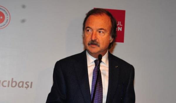 <p><b>Eczacba Topluluu CEO'su Erdal Karamercan</b></p>  "Allah madencilerimizin ve ailelerinin yardmcs olsun"