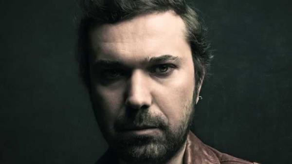 <p><b>Halil Sezai</b></p>  Nasl uyur ki bir insan? Nasl can zaten hep yanarken,birde baka annenin, ein, dostun, ocuun can yanarken uyur..ok utanyorum..