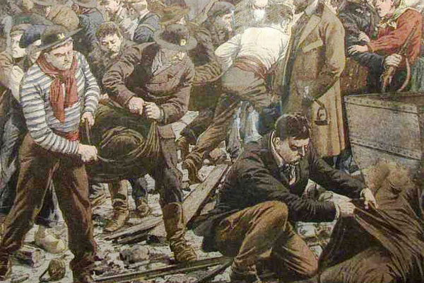 <p><b>10 Mart 1906 - Kuzey Fransa</b></p>  uzey Fransa'daki Courrires maden ocanda 10 Mart 1906 meydana gelen kmr tozu patlamasnda 1,099 madenci ld. lenlerin 3'te ikisinin 18 yan altnda olduu belirtilen kazadan 13 madenci 20 gn gk altnda kaldktan sonra kurtulmutu.