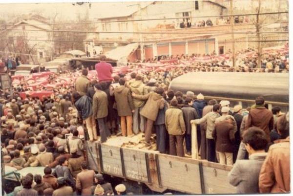 10 Nisan 1983: Kozlu'da grizu patlamas (10 l).