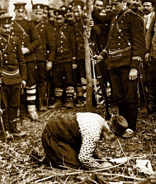 Kitab�n yazar� Uluslararas� Antalya �niversitesi Rekt�r� Prof. Dr. Cihat G�ktepe: "Balkan Sava��'n�n �zerinden 100 y�l ge�ti. Sosyal tarih a��s�ndan g�� hareketi ve �zellikle T�rkiye'de asker- siyaset ili�kileri a��s�ndan i�inde ac�lar�n, �iddetin yo�un oldu�u ciddi bir laboratuvar olarak o d�nemi inceledik.