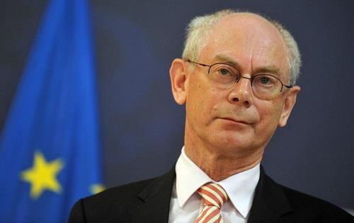 AVRUPA BRL: AB Konseyi Bakan Herman Van Rompuy, yapt aklamada, "Dncelerim, kurbanlar ve aileleri ile hayat kurtarmak iin mcadele veren grevlilerle" dedi.