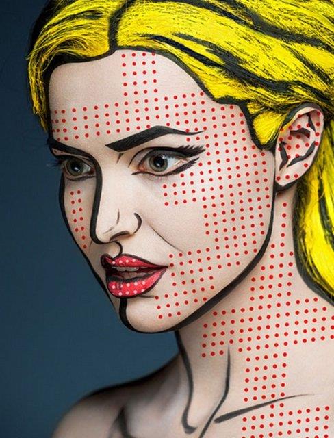 rnein fotoraftaki model, adeta bir izgi roman karesinden km gibi duruyor.