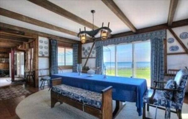 1928'de ina edilen ev 13 odal.