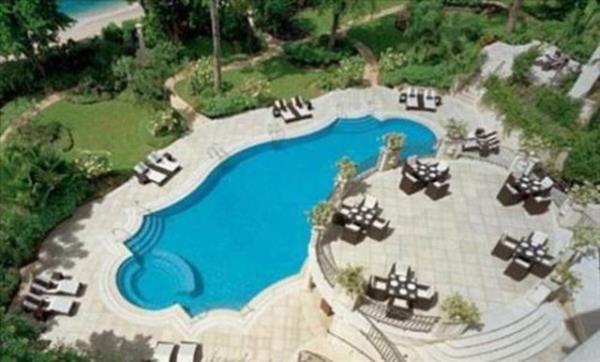 nl arkc anavatanna gittiinde annesi Monica Braithwaite, bykbabas Lionel Braithwaite ve kardei Rajad ile birlikte bu evde daha fazla vakit geirmeyi planlyor.