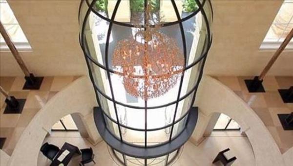 Rihanna'nn satn ald saray yavrusu ev be yatak odas ve be banyo bulunuyor.