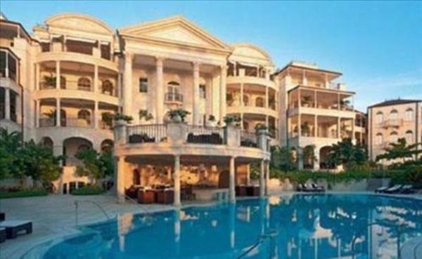 Rihanna, tatillerde ve zel gnlerde memleketi olan Barbados'a dnyor.