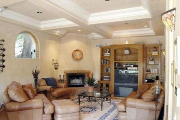 Gen yldz ilk evini henz 16 yandayken satn almt.