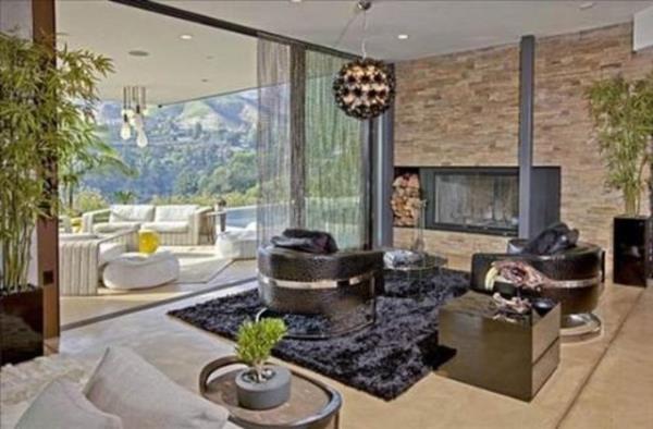 Bylece ev bir baka nlye ait oldu.