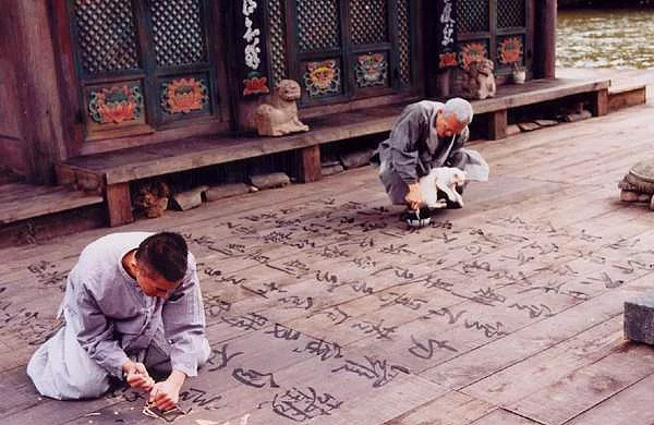 <p><b>14. Spring, Summer, Fall, Winter... and Spring (lkbahar, Yaz, Sonbahar, K... ve lkbahar) 2003</b></p>  Rotten Tomatoes: %95    <p>IMDB Puan : 8.1</p>