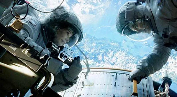 <p><b>10. Gravity (Yerekimi) 2013</b></p>  Rotten Tomatoes: %97    <p>IMDB Puan : 8.1</p>