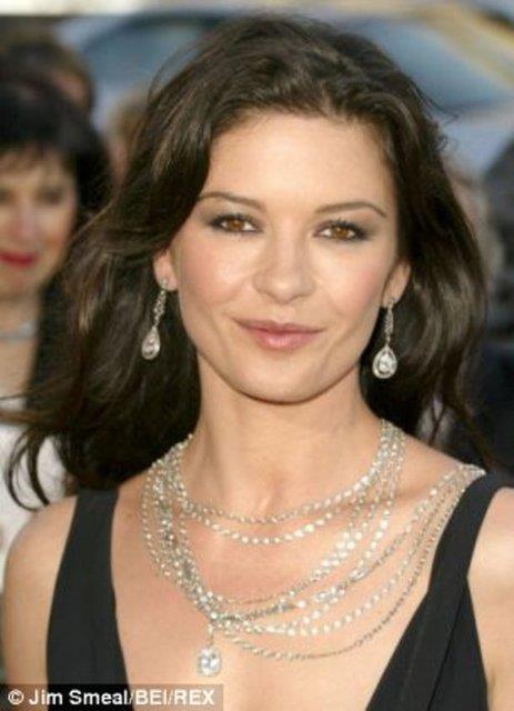 Catherine Zeta-Jones 2004