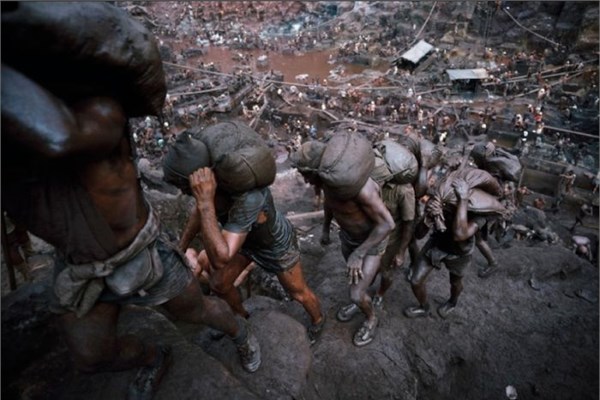 <p><b>Brezilya</b></p>  Yerli madenciler ylda ortalama 76 bin dolarn zerinde, yabanc madenciler ylda ortalama 112 bin dolarn zerinde kazanyor.