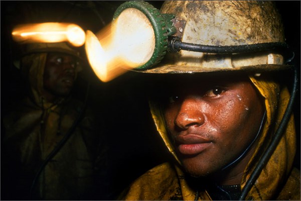 <p><b>Gney Afrika</b></p>  Yerli madenciler ylda ortalama 68 bin dolar, yabanc madencilerse ylda ortalama 114 bin dolarn zerinde kazanyor.