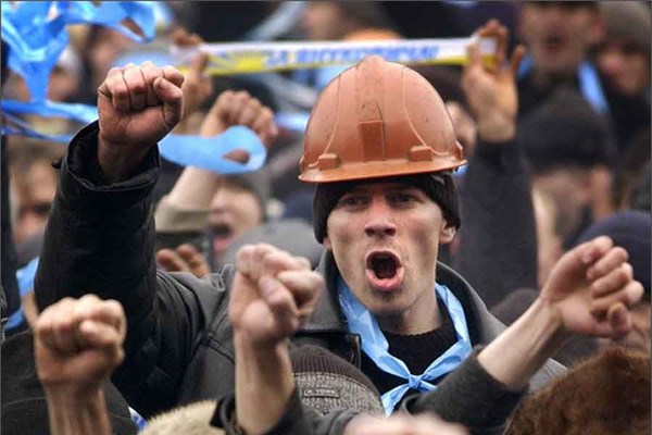 <p><b>Ukrayna</b></p>  Yerli madenciler ylda ortalama 54 bin dolar, yabanc madencilerse ylda ortalama 15 bin dolarn zerinde kazanyor.