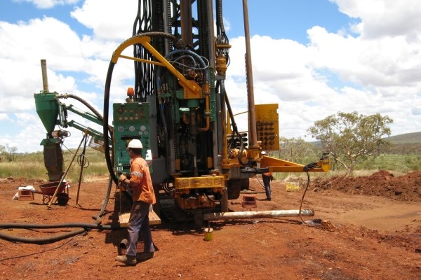 <p><b>Avustralya</b></p>  Avustralya'da yerli bir maden iisi yllk ortalama 137 bin dolarn zerinde kazanrken yurtdndan getirilen bir maden iisi ylda ortalama 135 bin 600 dolar kazanyor.