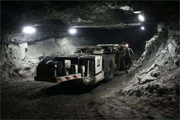 <p><b>Polonya</b></p>  Yerli madenciler ylda ortalama 51 bin dolar, yabanc madencilerse ylda ortalama 65 bin dolarn zerinde kazanyor. Listeye gre en ok Norveli madenciler kazanyor.