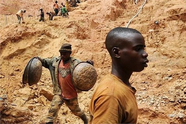 <p><b>Kongo</b></p>  Yerli madenciler ylda ortalama 53 bin dolar, yabanc madenciler ylda ortalama 104 bin dolarn zerinde kazanyor.