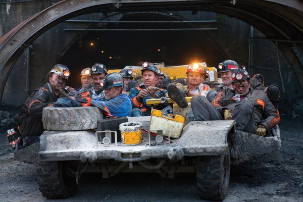 <p><b>ABD</b></p>  Yerli madenciler ylda ortalama 96 bin dolar, yabanc madenciler ylda ortalama 110 bin dolarn zerinde kazanyor.