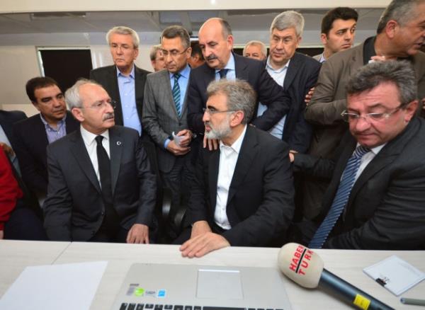 Edinilen bilgilere gre toplant baladktan sonra haberin gelmesinin ardndan Erdoan bilgilendirildi. Yldz, Erdoan'n talimatyla Babakanlk zel uayla saat 19.00'da Balkesir'e gitti.