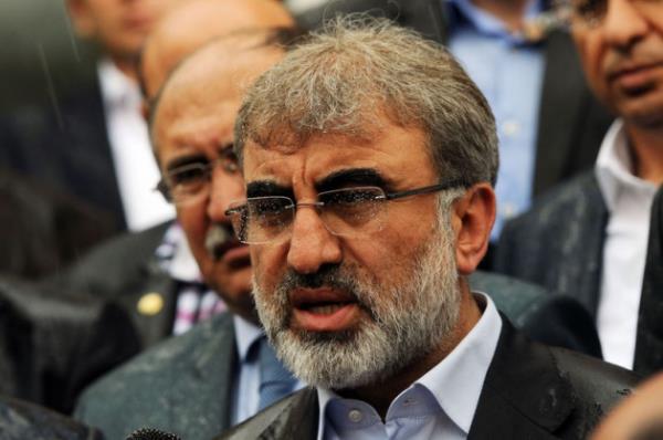 Enerji ve Tabii Kaynaklar Bakan Taner Yldz?n Soma faciasndaki organizasyon ve bilgilendirme becerisi, yrekleri yakan acnn daha da bymesini engellerken, speklasyonlarn da nne geti. Yldz, bunlar yaparken adeta uyumad, yemedi.  <p><b>Soma O'nu unutmayacak</b></p>