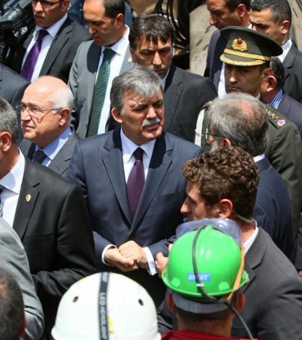 Yldz, byk panik ve korkunun yaand Soma'da ilk saatlerin ok nemli olduu kurtarma almalarn organize ederek, pek ok madencinin sa kurtarlmasna katk salad. Ayn zamanda yangnn srd madendeki 500' akn kurtarma ekibine herhangi bir zarar gelmemesi iin de almalarn byk bir temkin iinde yrtlmesini organize etti.