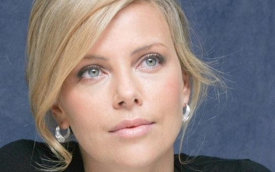 Charlize Theron birka yl nce 'altn oran' tutturan yz hatlaryla dnyann en kusursuz kadn ilan edilmiti.