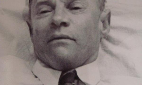 <b>1. Taman Shud Davas:</b> Dnyann zlememi en esrarl davas olan Taman Shud Davas, henz ismi bilinmeyen bir zehir ile ldrlm ve cebinde bir not bulunan kiinin cesedini konu alyor.