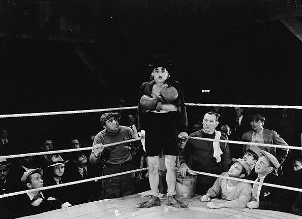 <p><b>10- City Lights (1931)</b></p>  Akn parayla satn alnabildiini renmek iin.