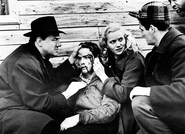 <p><b>9- On the Waterfront (1954)</b></p>  Arkada ve dman ayrt etmek iin.