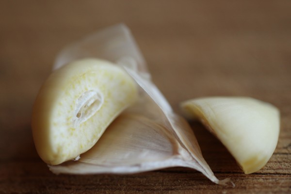 Gl ve doal bir antibiyotik grevi yapmaktadr. Baklk sistemini uyarr ve glendirir.