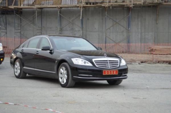 Daha nce BMW marka ara kullanan Babakan Recep Tayyip Erdoan artk Mercedes marka makam arac kullanyor