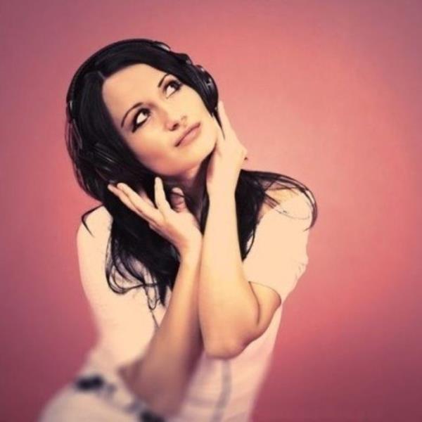 Kendinize bir ark listesi hazrlayn. Duyduunuz zaman iinizin kprdad, dans etmek istediiniz, sizi baka duygulara gtren bir liste hazrlayn ve ne zaman kendinizi gergin ve sinirli hissetseniz, bu listeyi almaya balayn.