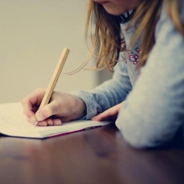 ark iin sz yazn veya beste yapn. Kimsenin dinlemesi veya beenmesi gerekmez, bu sayede duygularnz serbest brakm olacaksnz.