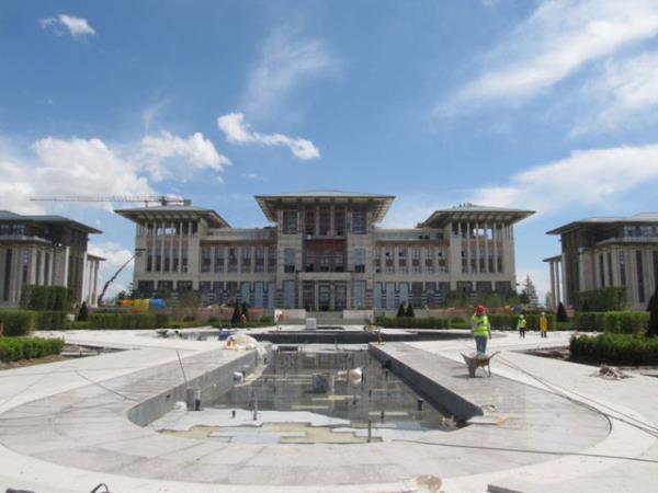 ube Bakan Tezcan Candan, bin odal 3 bloktan oluan bina ile ilgili u bilgileri verdi: