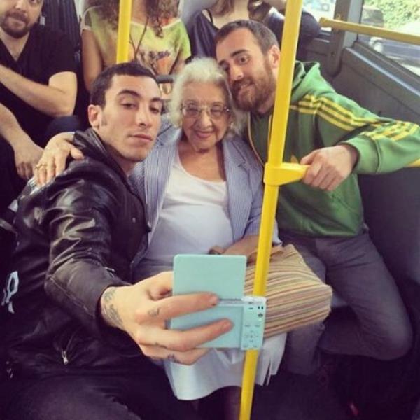 CAN BONOMO Olmaz Sensiz'in klip ekimleri iin 3 gn sokaklardayz