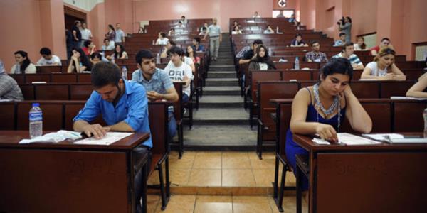 <b>renci retmeninin ngilizce seviyesini yeterli gryor mu? (Yzde)</b>