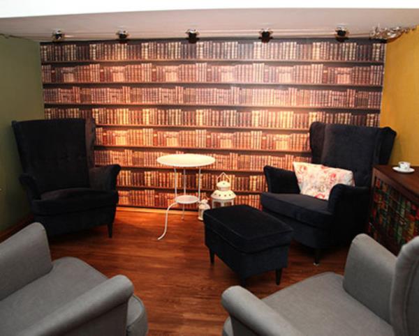 Ofis ierisinde kk detaylara nem verilerek oluturulmu scak mekanlar hem alma alan, hem toplant alan olarak kullanlabiliyor.