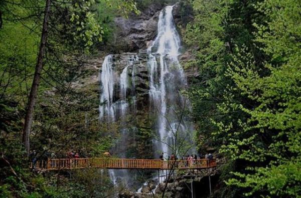 <p><b>8- SAKLIKENT ELALES</b></p>    Dzce'ye 40 km. mesafededir. Blgede piknik, mesire alan ve alabalk tesisi vardr.