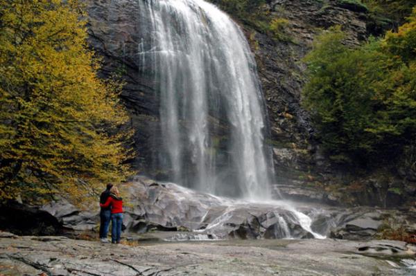 Kayn, mee, am aalarnn glgesinde serin bir dinlenme alan olan bu alan, etrafndaki ahap piknik masalar ve ocaklar sayesinde piknikilerin ok rabet ettii bir mesire yeridir.