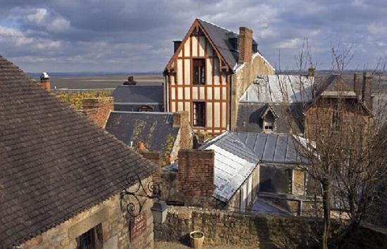 Ortaada adaya yaplan hac ziyaretleri, kiilerin sradan yaamdan uzaklamalarn, gnahlarndan arnmalarn ve inan tazelemelerini salam