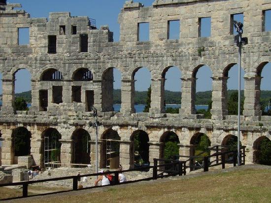 H�rvatistan, 1 Nisan'dan itibaren T�rk vatanda�lar�na vize uygulamaya ba�lad�.