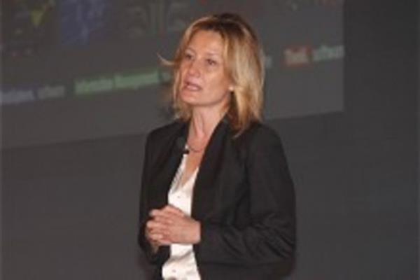 <p><b>Glsm Emler: IBM-</b></p> Orta Dou Avrupa ve Rusya Byk Veri ve  Analitii Lideri