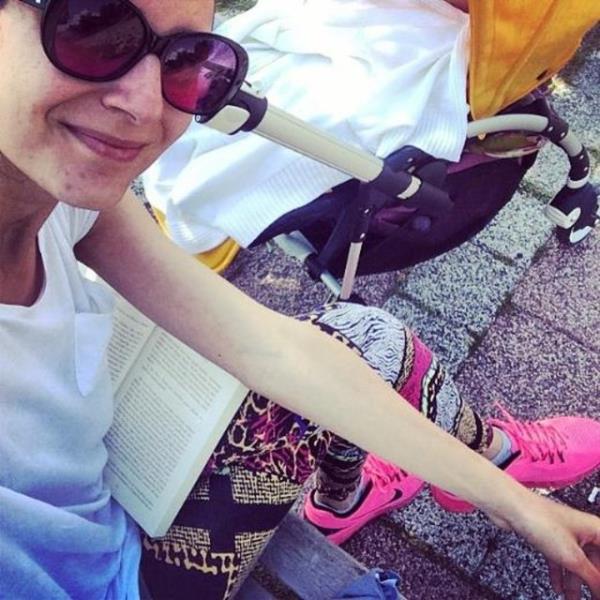 SEDEF AVCI  Anne oul sahil keyfindeyiz