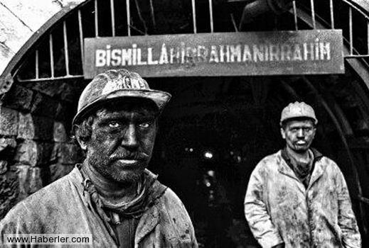 i ocuu olmak zordur... ok kk yata hayatn ne kadar zor olduunu renirsin. Tutumlu olmak, para kazanmak, eve yardmc olmak istersin. Harlklarn biriktirip okul masraflarn karlarsn. Ailenle, zellikle babanla vakit geiremezsin, hatta gnlerce grmediin bile olur. te, ii ocuklarnn gnlklerinden "i ocuu olmak"...