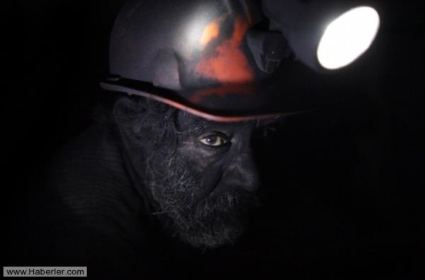 Biliyor musun annem kkken anneannemve teyzemle bezden bebek yapp satarlarm. imdi aynlarndan bana yapacaz. Ben de kyafetlerini dikeceim. ok mutluyum, Aye'nin Barbie bebeklerinden ok daha iyi olacak bence.