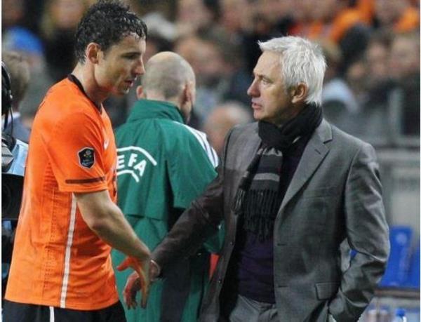 Mark Van Bommel, Hollanda Milli Takm'nn eski teknik direktr Martin van Marwijk'in damad.