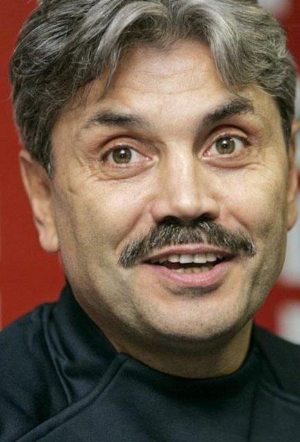 Paris Saint Germain eski teknik direktr Guy Lacombe, baarszlktaki su ondan bilinmesin diye bakana hakem hatalarndan oluan bir DVD hazrlam.