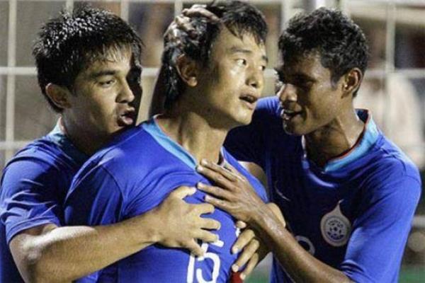 Hindistan, 1950 Dnya Kupas'ndan ekildi nk FIFA, Hindistanl futbolcularn yalnayak maa kmasna izin vermedi.