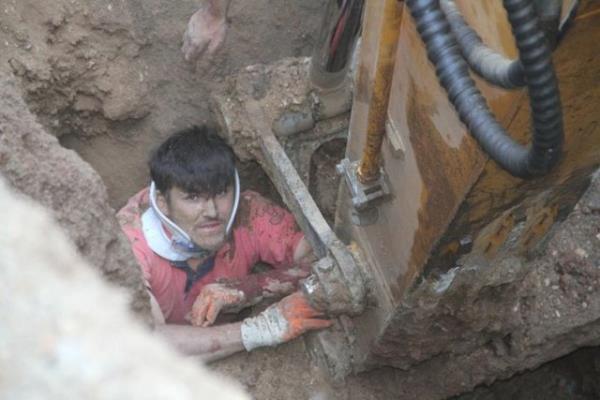 Bursa'nn Orhangazi lesi'nde nceki akam saatlerinde Muradiye Mahallesi Deirmen Sokak?ta tam bir can pazar yaand.